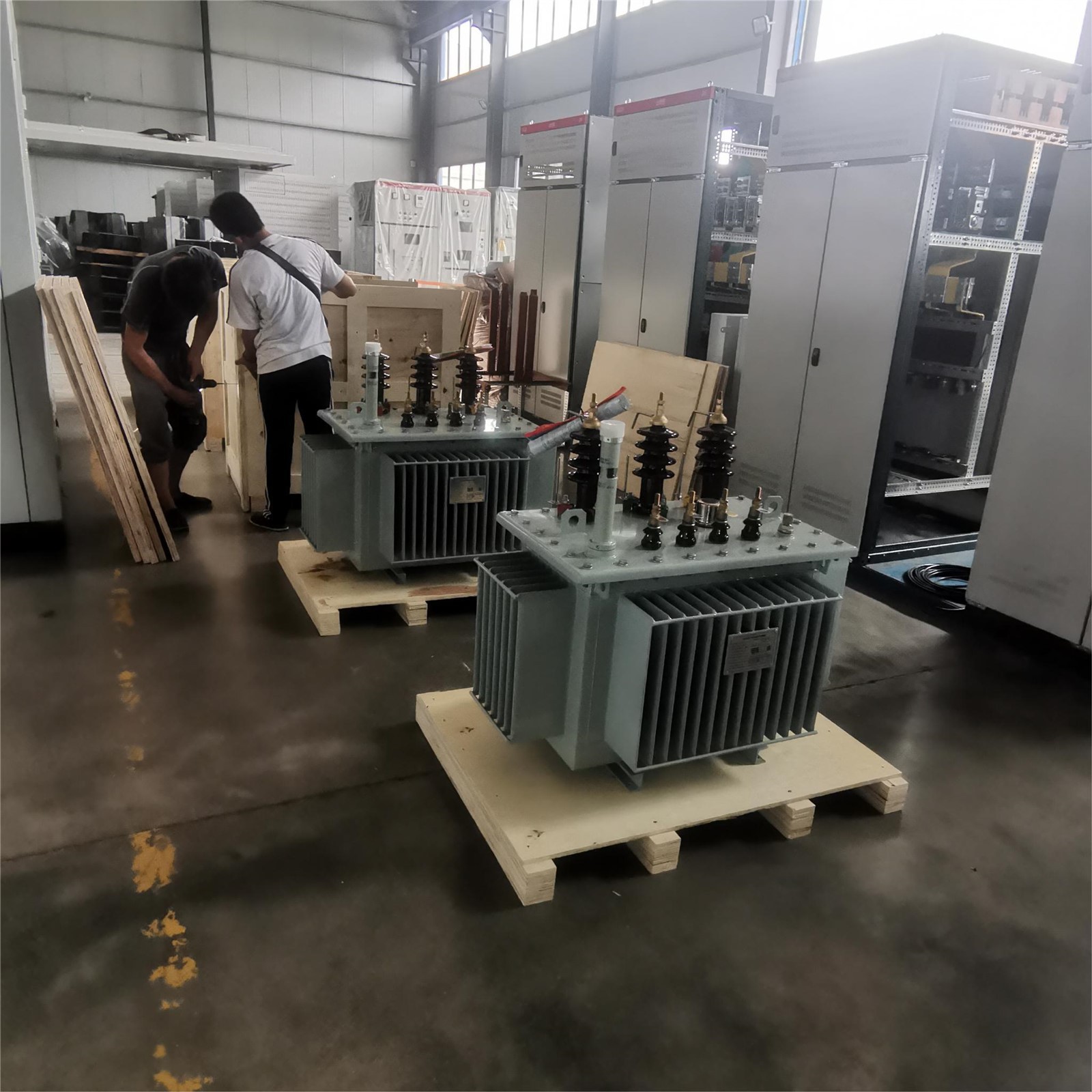 5 Sets 100KVA Transformer shipped to Iran 5 Sets 100KVA Transformer shipped to Iran